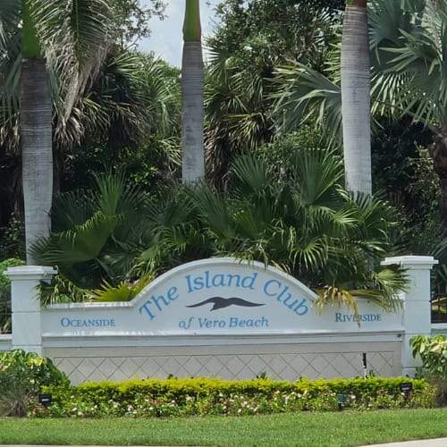 Exterior sign of the Island Club of Vero Beach